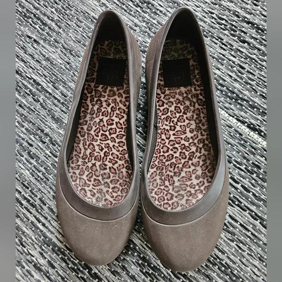Crocs Women's Mammoth Leopard Lined Ballet Flats (Size 9W) - Picture 3 of 5